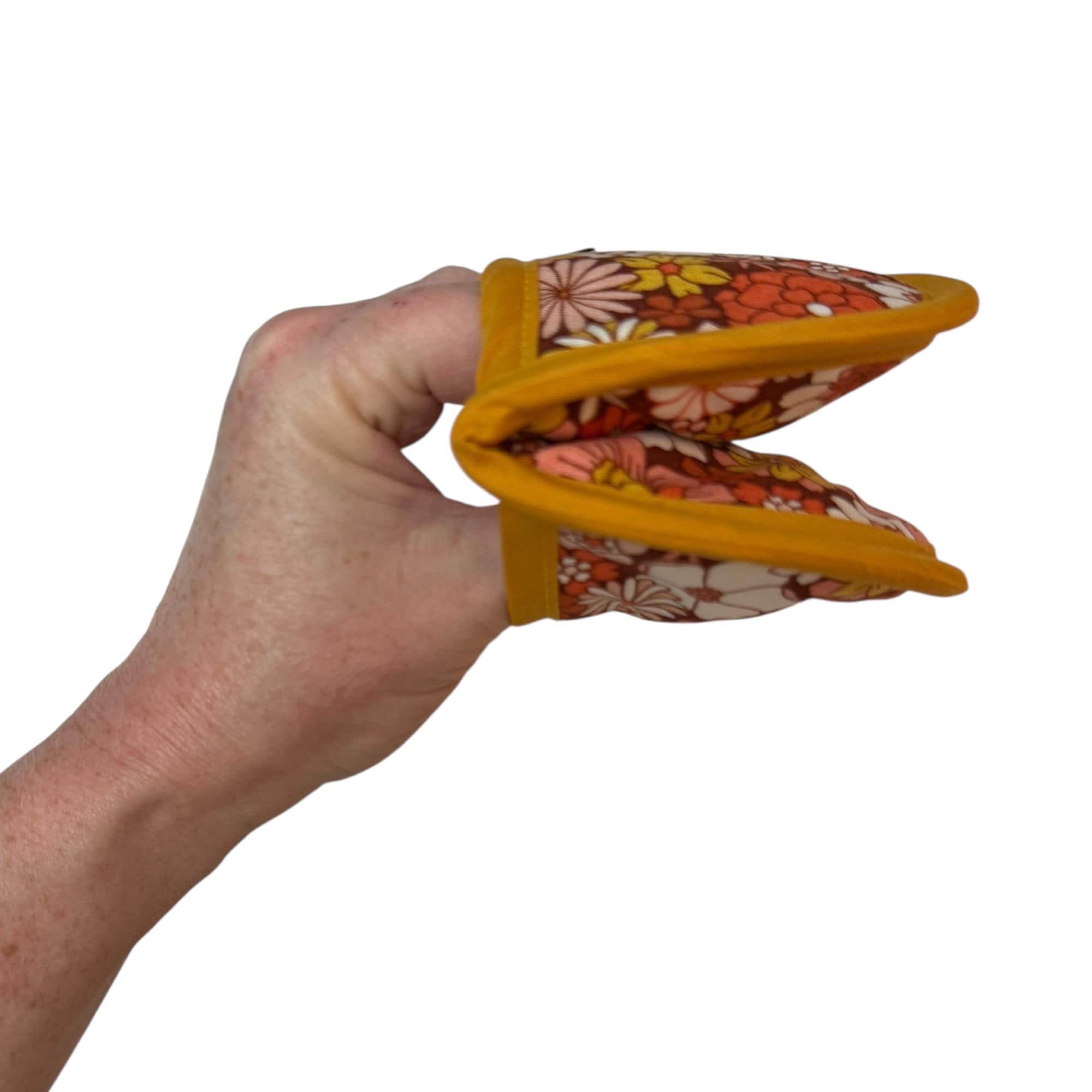 Sunburst Bloom Mini Pincher Mitt