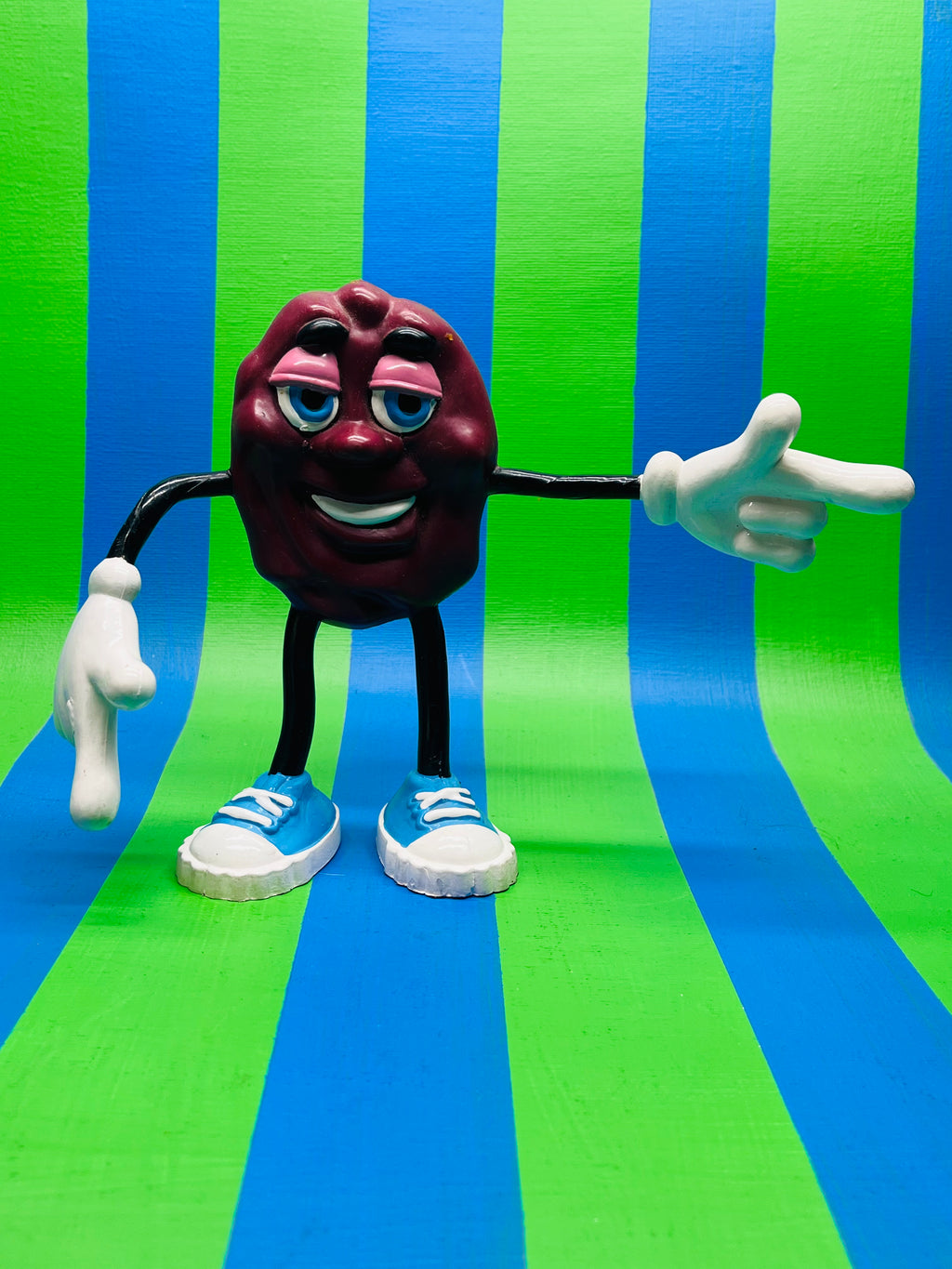 California Raisin Pointer Guy