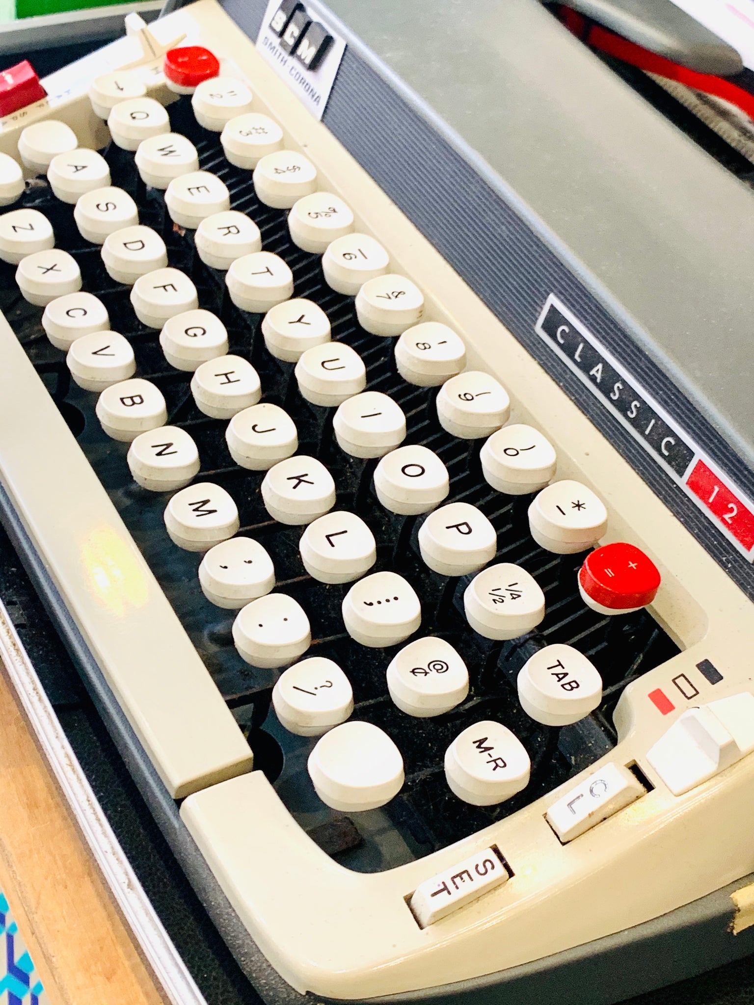 SCM Smith-Corona Classic 12 Typewriter