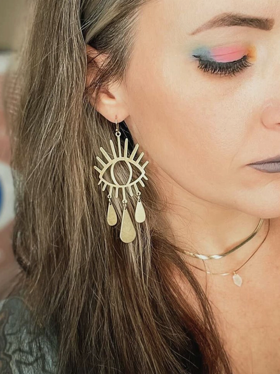 Tear Drop Eye Earrings
